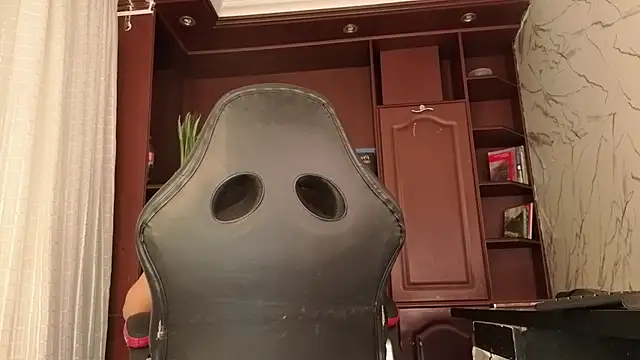 AmberNix online show from 12/22/25, 02:47