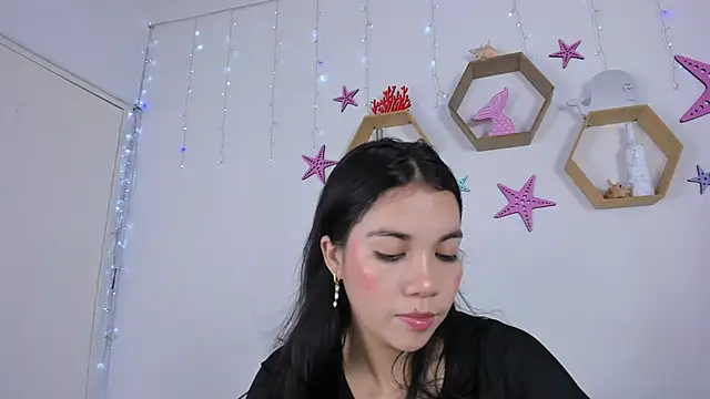 Emiily Parkerr online show from 12/18/24, 03:04