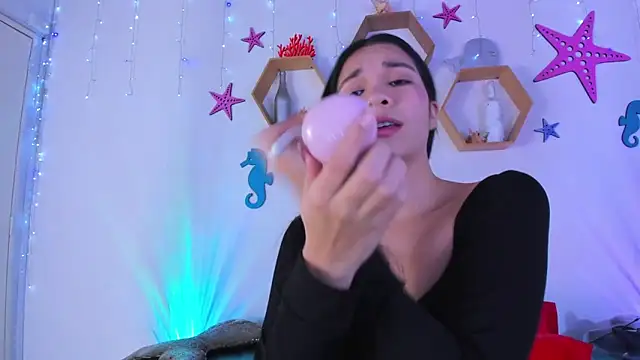 Emiily Parkerr online show from 11/18/25, 03:12