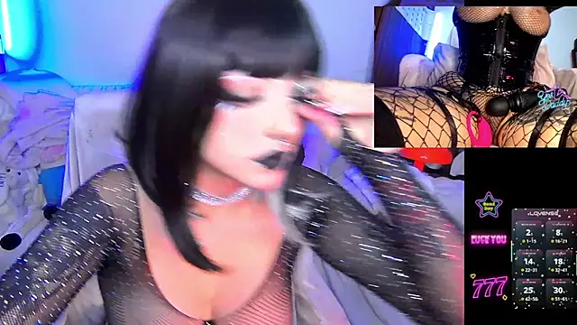 Snapshot of HollyDominic chatting on 06/27/26, 11:37 HollyDominic online show from 06/27/26, 11:37