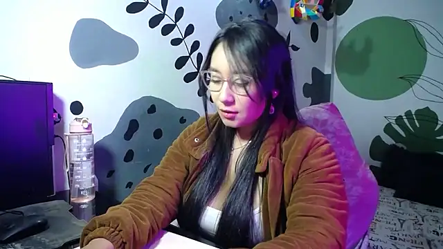 Snapshot of Anny_Angelic chatting on 06/21/26, 04:04 Anny Angelic online show from 06/21/26, 04:04