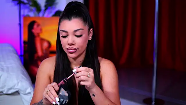 NatyDesiree online show from 11/14/25, 10:03