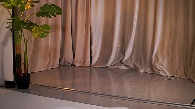 NatyDesiree online show from 07/24/26, 07:34