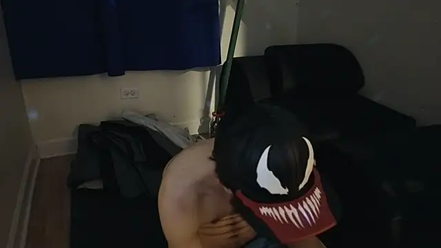 pantslesstraveler plt online show from 01/28/25, 03:57