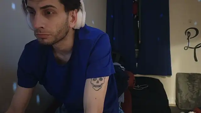 pantslesstraveler plt online show from 02/25/25, 12:55