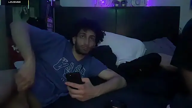 pantslesstraveler plt online show from 11/17/25, 12:49