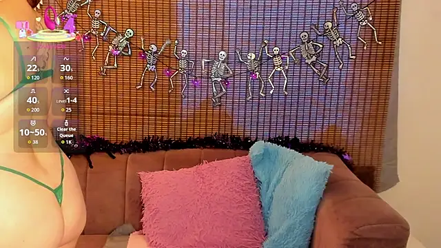 ariana cross online show from 10/25/25, 01:07