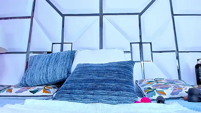 RileySweett online show from 02/21/25, 02:38