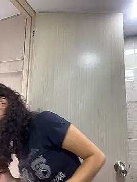 uniquerossie online show from 02/23/26, 09:06