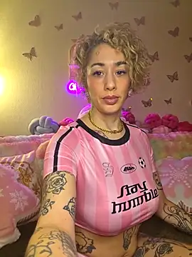 Chachou000 online show from 12/17/25, 07:09