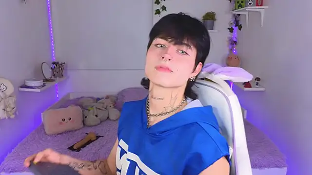 Baby Xian online show from 11/21/25, 07:51