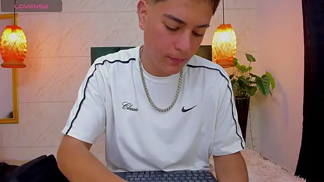 Levy Steve online show from 10/08/25, 03:26