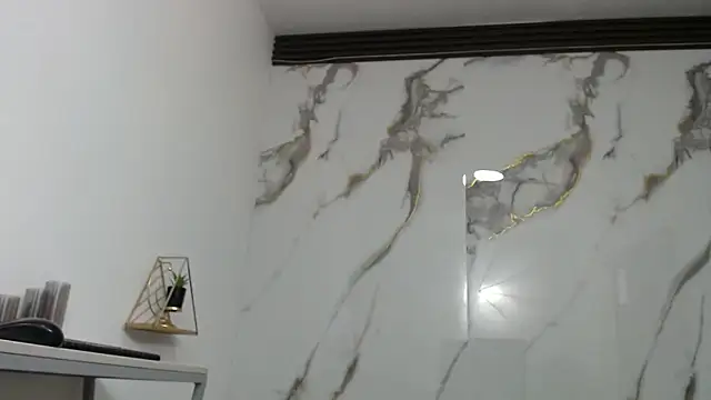 Lindsey8 online show from 04/01/26, 01:41