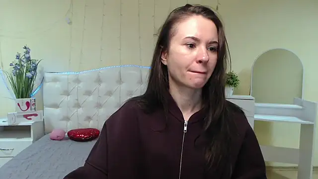 KaraCriegs online show from 02/06/25, 07:07