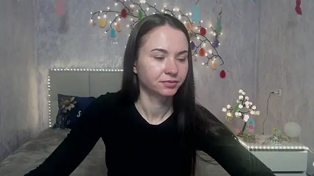 KaraCriegs online show from 04/11/26, 05:17