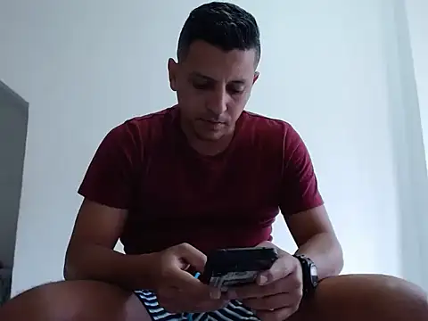 Snapshot of Bamban1419_ chatting on 09/26/25, 04:11 Bamban1419  online show from 09/26/25, 04:11