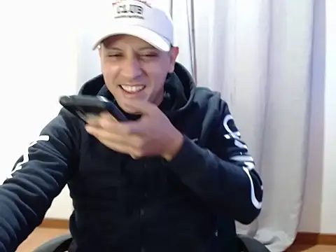 Snapshot of Bamban1419_ chatting on 09/30/25, 12:32 Bamban1419  online show from 09/30/25, 12:32