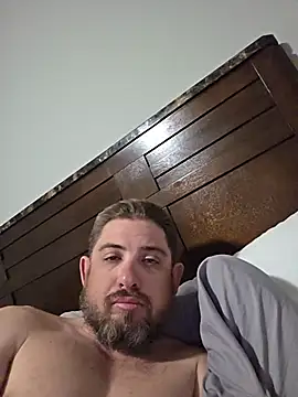 Snapshot of caliguy37 chatting on 05/22/26, 06:42 caliguy37 online show from 05/22/26, 06:42