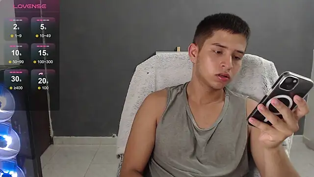 Snapshot of harold_18_ chatting on 01/10/25, 10:36 harold 18 online show from 01/10/25, 10:36