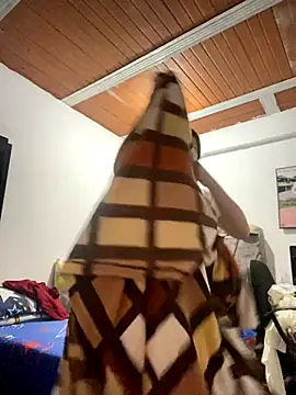 Iris love18 online show from 10/23/25, 04:50