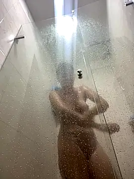 Iris love18 online show from 10/24/25, 11:06