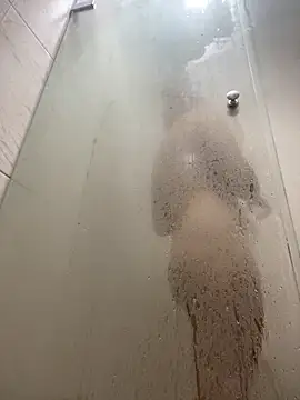 Iris love18 online show from 10/25/25, 12:07