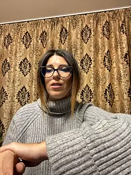 NadiraNoor online show from 10/28/25, 03:36