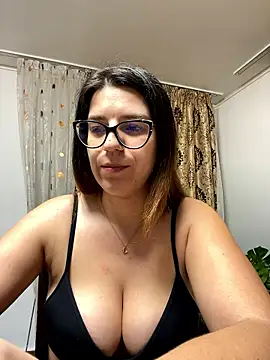 NadiraNoor online show from 01/10/26, 11:42