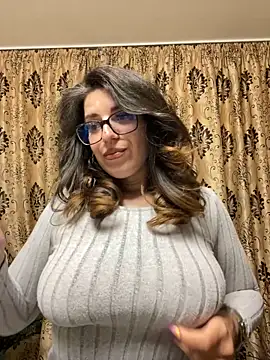 Snapshot of NadiraNoor chatting on 05/15/26, 01:56 NadiraNoor online show from 05/15/26, 01:56