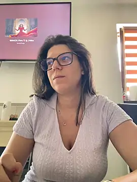 Snapshot of NadiraNoor chatting on 06/11/26, 07:39 NadiraNoor online show from 06/11/26, 07:39