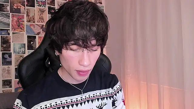 Snapshot of liamelf chatting on 12/29/24, 06:35 liamelf online show from 12/29/24, 06:35