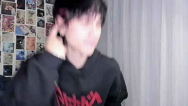 Snapshot of liamelf chatting on 09/19/25, 06:48 liamelf online show from 09/19/25, 06:48