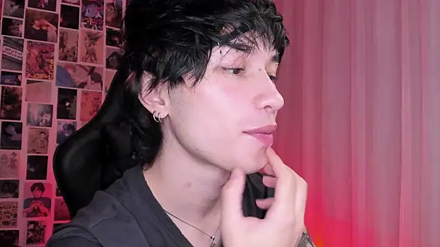 Snapshot of liamelf chatting on 10/13/25, 06:13 liamelf online show from 10/13/25, 06:13