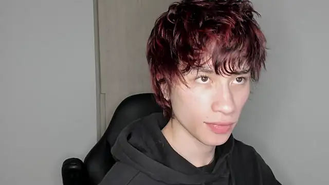 Snapshot of liamelf chatting on 01/15/26, 04:50 liamelf online show from 01/15/26, 04:50