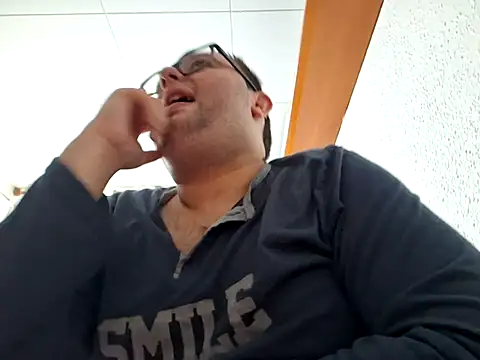 Snapshot of Javier_bear chatting on 01/12/25, 10:45 Javier bear online show from 01/12/25, 10:45