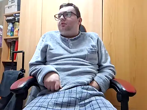 Snapshot of Javier_bear chatting on 02/07/25, 10:52 Javier bear online show from 02/07/25, 10:52