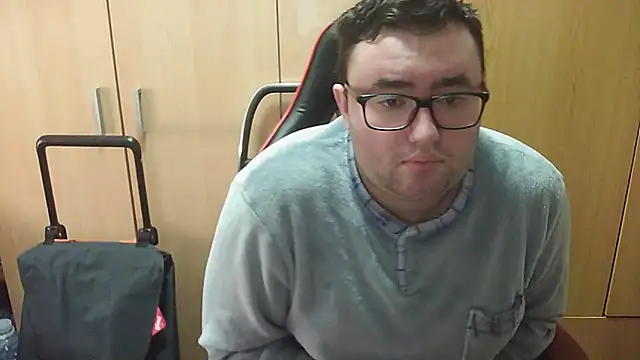 Snapshot of Javier_bear chatting on 02/09/25, 11:04 Javier bear online show from 02/09/25, 11:04