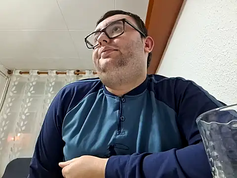 Snapshot of Javier_bear chatting on 02/10/25, 08:42 Javier bear online show from 02/10/25, 08:42