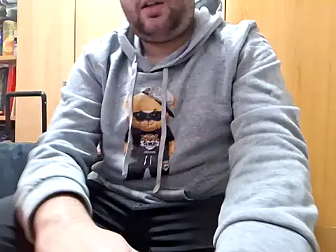 Snapshot of Javier_bear chatting on 02/24/25, 02:48 Javier bear online show from 02/24/25, 02:48