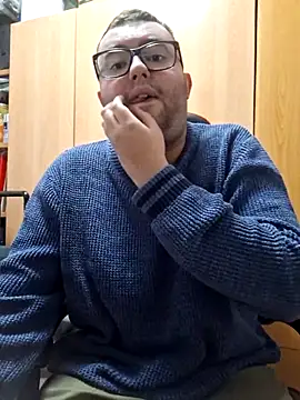 Snapshot of Javier_bear chatting on 03/04/25, 01:49 Javier bear online show from 03/04/25, 01:49