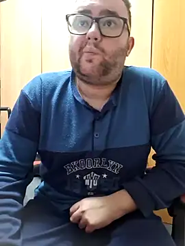 Snapshot of Javier_bear chatting on 03/11/25, 02:51 Javier bear online show from 03/11/25, 02:51