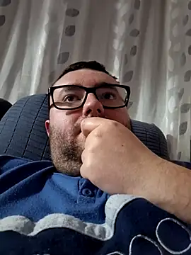Snapshot of Javier_bear chatting on 03/13/25, 10:32 Javier bear online show from 03/13/25, 10:32