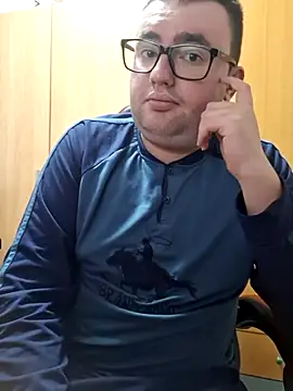 Snapshot of Javier_bear chatting on 03/18/25, 09:53 Javier bear online show from 03/18/25, 09:53