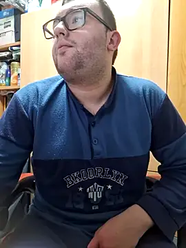 Snapshot of Javier_bear chatting on 03/22/25, 11:20 Javier bear online show from 03/22/25, 11:20