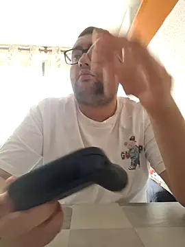 Snapshot of Javier_bear chatting on 10/02/25, 10:33 Javier bear online show from 10/02/25, 10:33