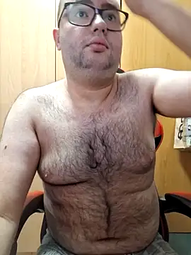 Snapshot of Javier_bear chatting on 10/06/25, 08:45 Javier bear online show from 10/06/25, 08:45