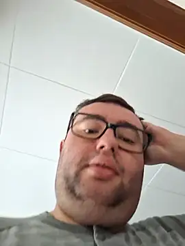 Javier bear online show from 11/10/25, 08:57