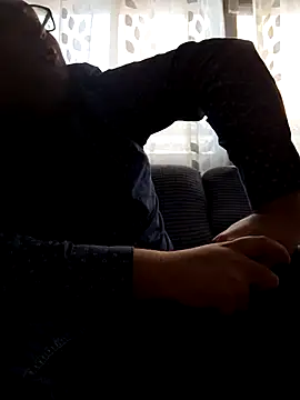 Javier bear online show from 11/11/25, 02:17