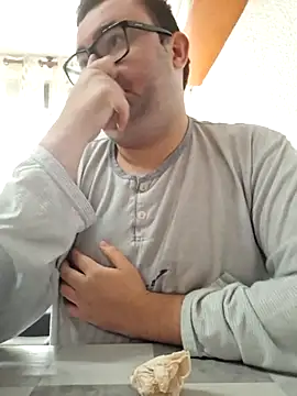 Javier bear online show from 11/30/25, 09:13