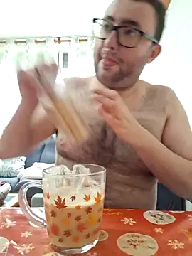Javier bear online show from 05/15/26, 08:10